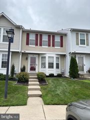 44 PEBBLE LN, Blackwood, NJ 08012