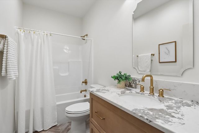 1909 Country Club Drive, Coralville, IA 52241