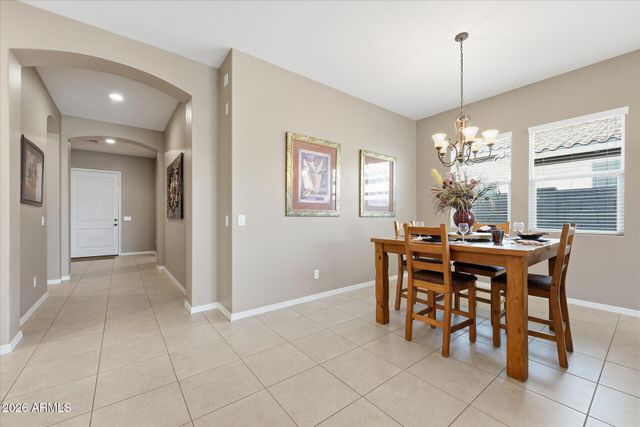 129 W WHITE OAK Avenue, Queen Creek, AZ 85140