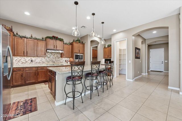 129 W WHITE OAK Avenue, Queen Creek, AZ 85140