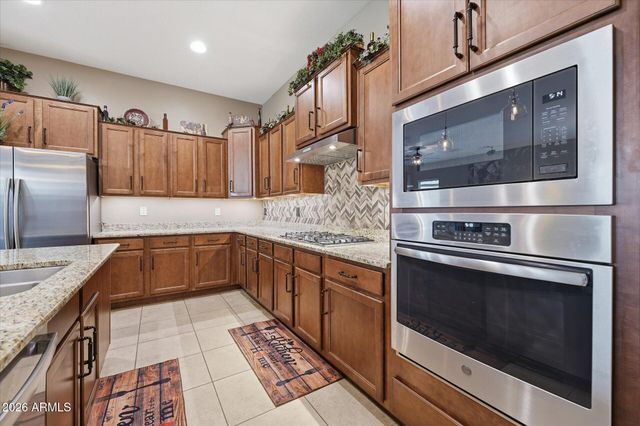 129 W WHITE OAK Avenue, Queen Creek, AZ 85140