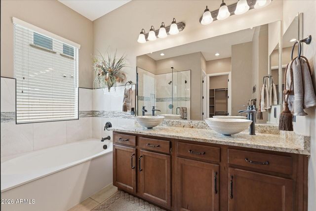 129 W WHITE OAK Avenue, Queen Creek, AZ 85140