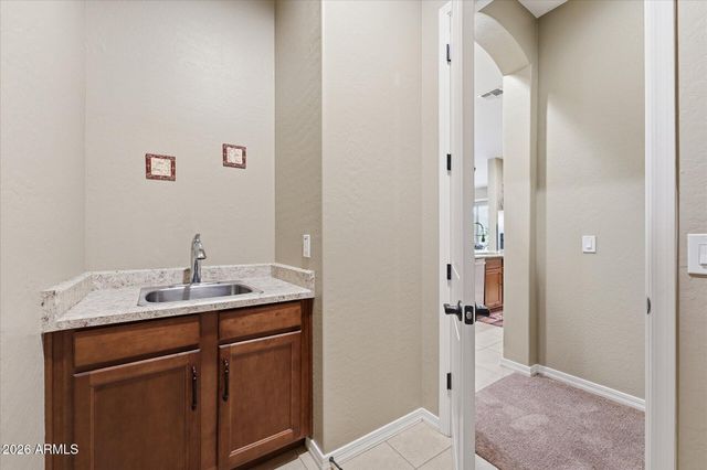 129 W WHITE OAK Avenue, Queen Creek, AZ 85140