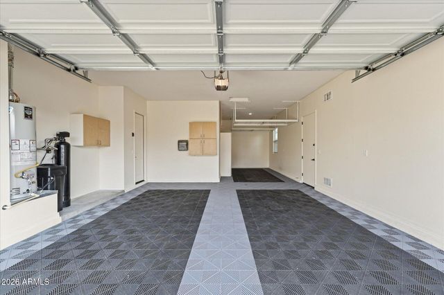 129 W WHITE OAK Avenue, Queen Creek, AZ 85140