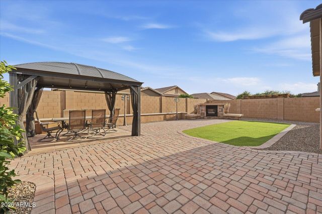 129 W WHITE OAK Avenue, Queen Creek, AZ 85140