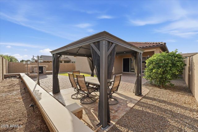 129 W WHITE OAK Avenue, Queen Creek, AZ 85140