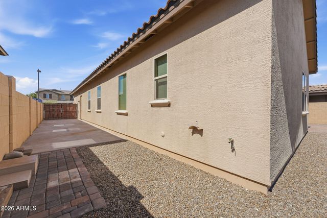 129 W WHITE OAK Avenue, Queen Creek, AZ 85140