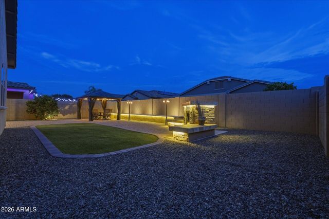 129 W WHITE OAK Avenue, Queen Creek, AZ 85140