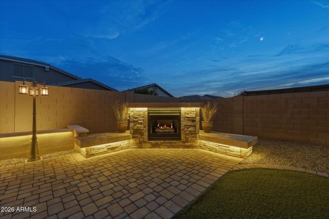 129 W WHITE OAK Avenue, Queen Creek, AZ 85140