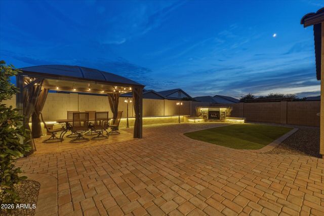 129 W WHITE OAK Avenue, Queen Creek, AZ 85140