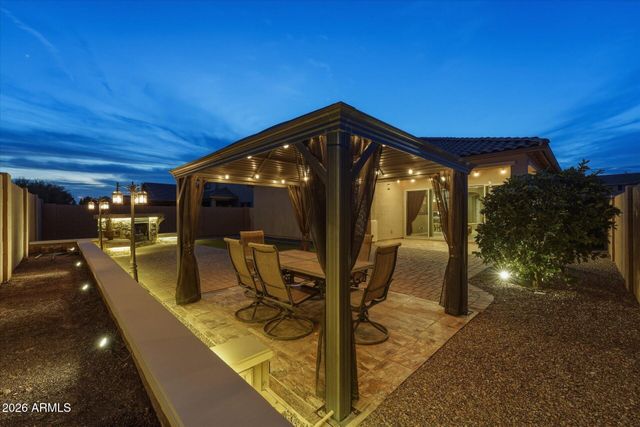 129 W WHITE OAK Avenue, Queen Creek, AZ 85140