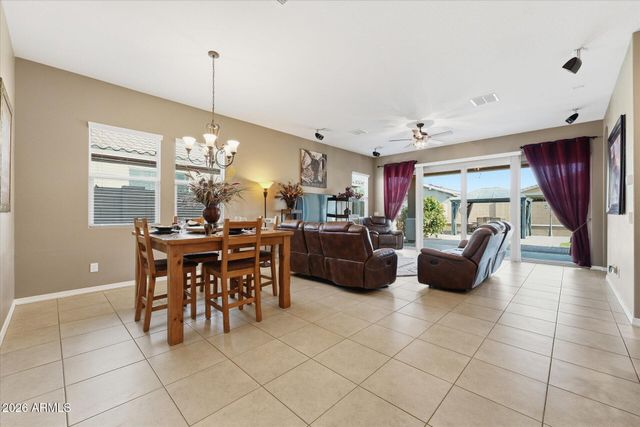 129 W WHITE OAK Avenue, Queen Creek, AZ 85140