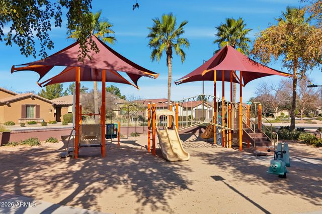 129 W WHITE OAK Avenue, Queen Creek, AZ 85140
