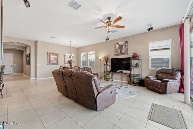 129 W WHITE OAK Avenue, Queen Creek, AZ 85140