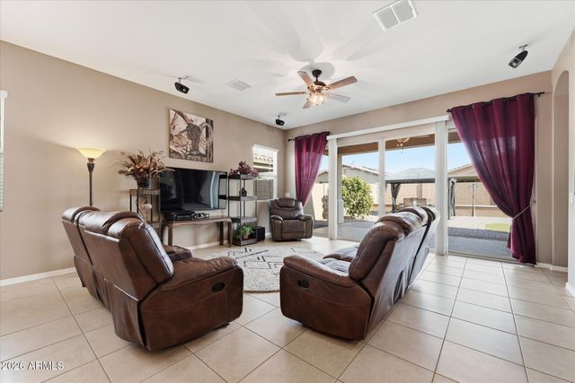 129 W WHITE OAK Avenue, Queen Creek, AZ 85140