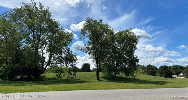 102 Sycamore, Highland, MI 48357