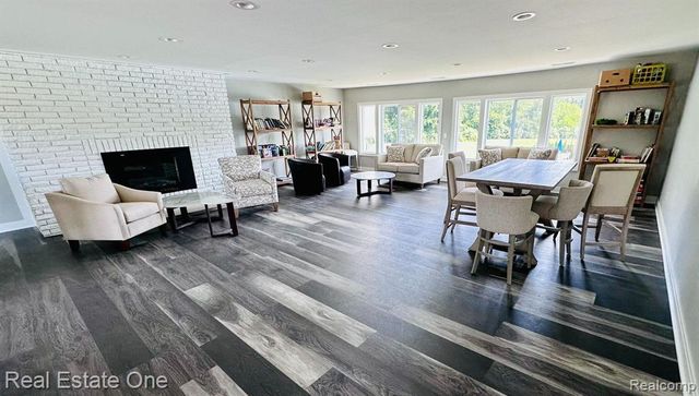 102 Sycamore, Highland, MI 48357