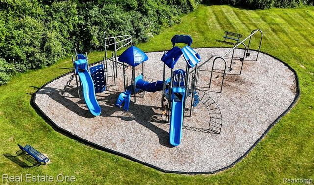102 Sycamore, Highland, MI 48357