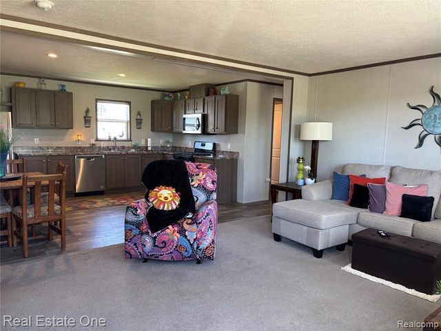 102 Sycamore, Highland, MI 48357