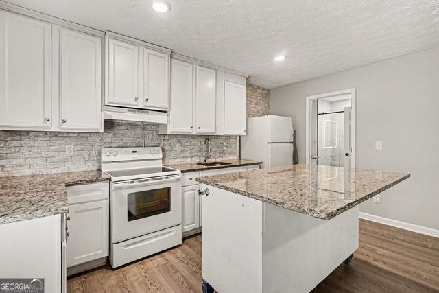 524 Martin Forest Lane SE, Lawrenceville, GA 30045