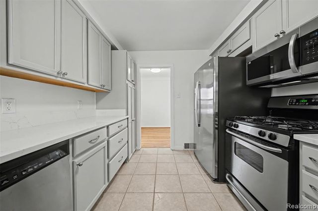 1186 S Eton Street, Birmingham, MI 48009