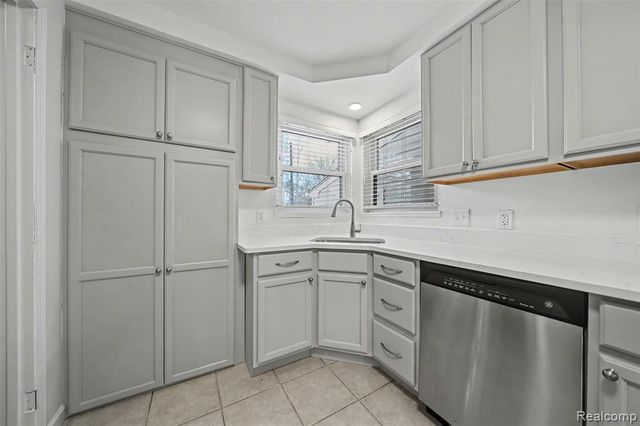 1186 S Eton Street, Birmingham, MI 48009