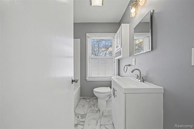 1186 S Eton Street, Birmingham, MI 48009