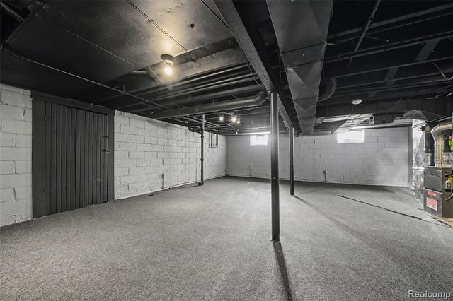 1186 S Eton Street, Birmingham, MI 48009