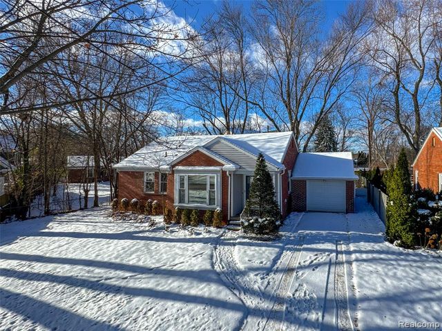 1186 S Eton Street, Birmingham, MI 48009