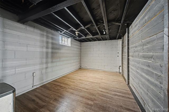 1186 S Eton Street, Birmingham, MI 48009