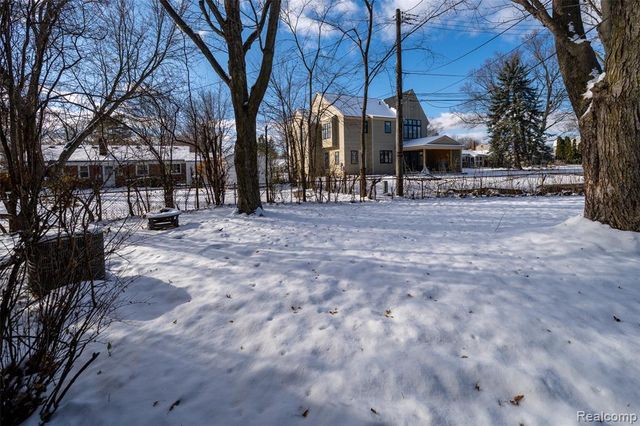 1186 S Eton Street, Birmingham, MI 48009