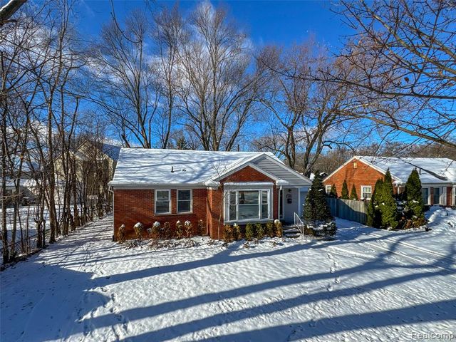 1186 S Eton Street, Birmingham, MI 48009