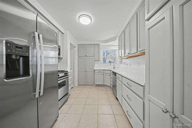 1186 S Eton Street, Birmingham, MI 48009