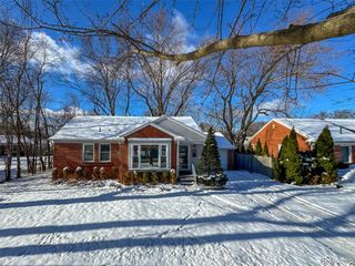 1186 S Eton Street, Birmingham, MI 48009