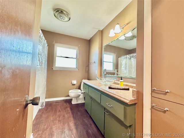 9440 E 38th Place S, Tulsa, OK 74145