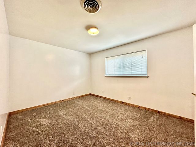 9440 E 38th Place S, Tulsa, OK 74145