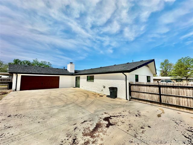 9440 E 38th Place S, Tulsa, OK 74145