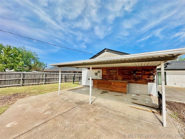 9440 E 38th Place S, Tulsa, OK 74145