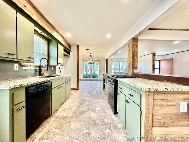 9440 E 38th Place S, Tulsa, OK 74145