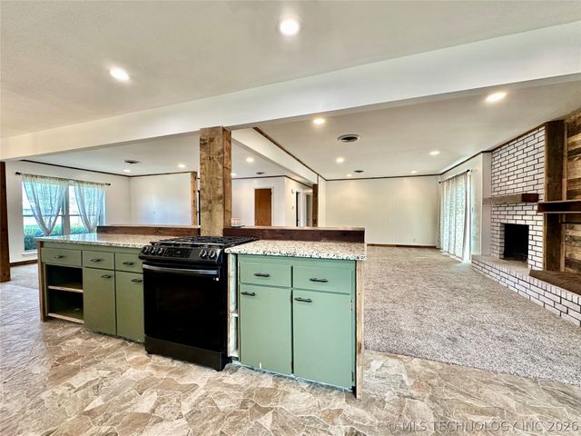 9440 E 38th Place S, Tulsa, OK 74145