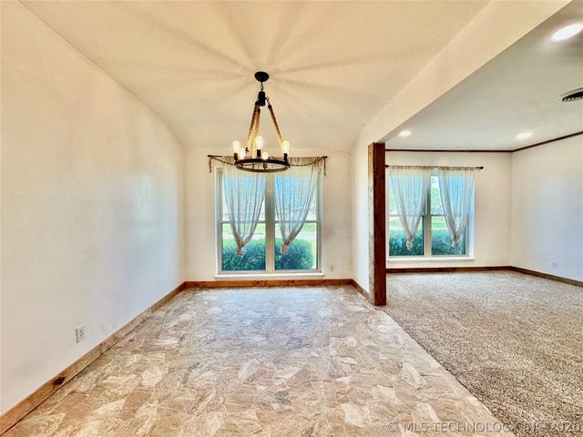 9440 E 38th Place S, Tulsa, OK 74145