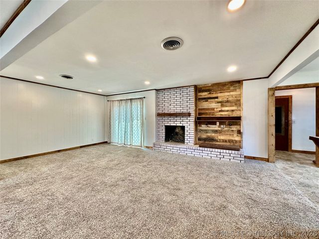 9440 E 38th Place S, Tulsa, OK 74145