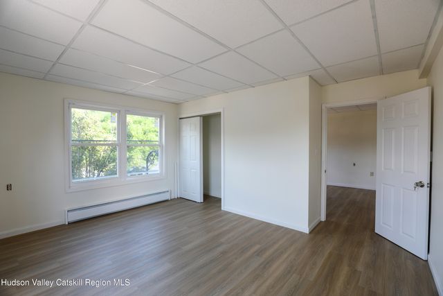 184-186 Broadway 2c, Port Ewen, NY 12466