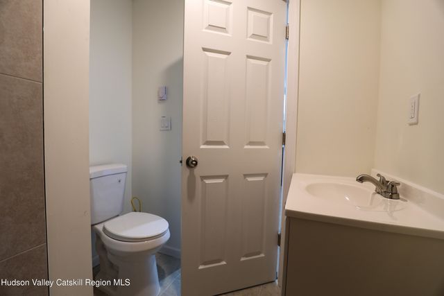 184-186 Broadway 2c, Port Ewen, NY 12466