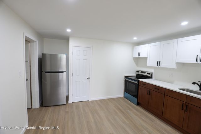 184-186 Broadway 2c, Port Ewen, NY 12466