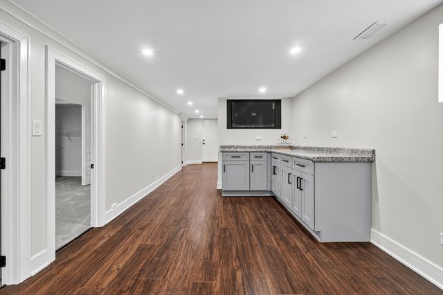 7642 S Merrill Avenue, Chicago, IL 60649