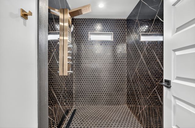 7642 S Merrill Avenue, Chicago, IL 60649