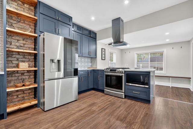 7642 S Merrill Avenue, Chicago, IL 60649