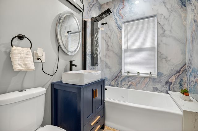 7642 S Merrill Avenue, Chicago, IL 60649