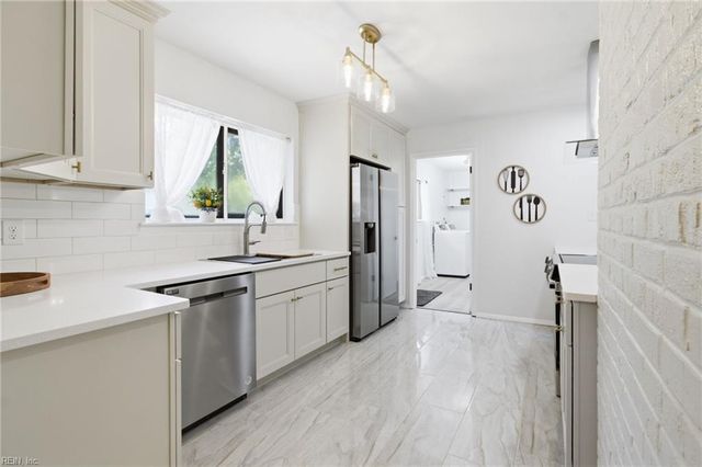 5424 Hatteras RD, Virginia Beach, VA 23462